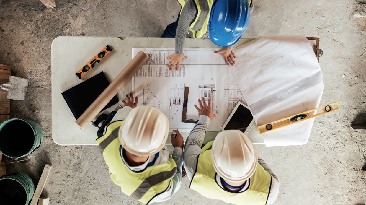 Progress claims in construction: understanding the process from submitting a claim to receiving payment, including variations, retentions and common delays.